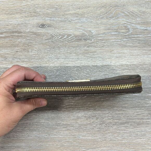 Michael Kors brown jet set full zip wallet - Picture 6 of 9